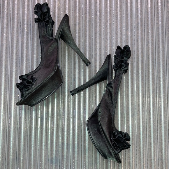 Black heels - Picture 2 of 3